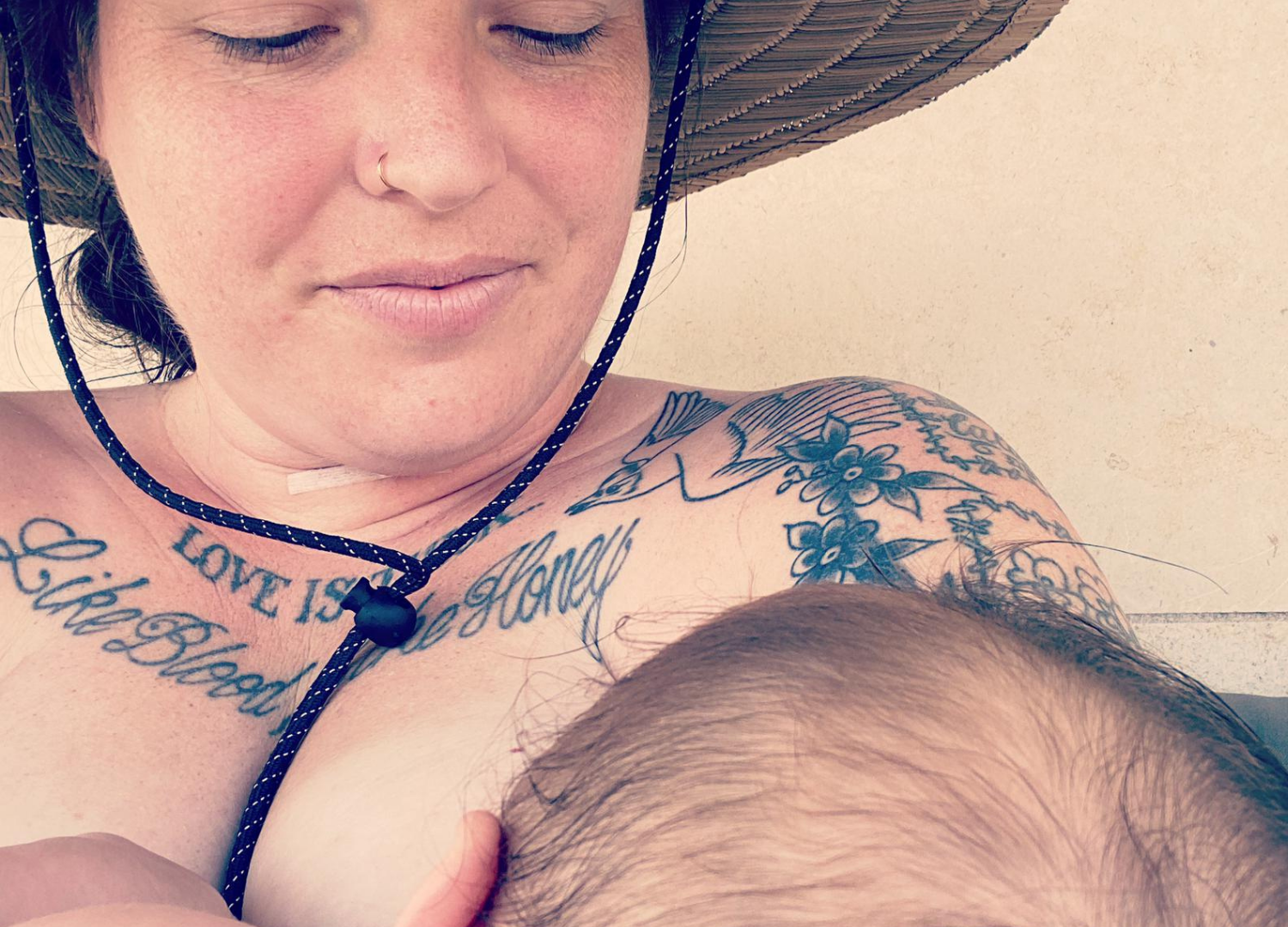 Breastfeeding tattoo | Tattoos for daughters, Breastfeeding tattoo, Mother  tattoos